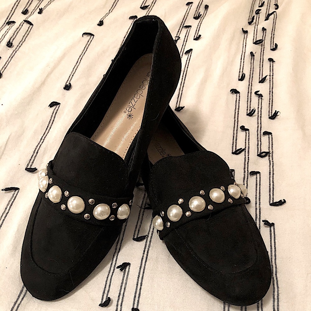 Shoedazzle Addylin Pearled Faux-Suede Flat Sz 6.5
